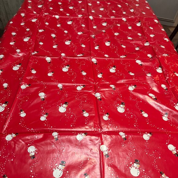 Holiday Christmas Snowman Tablecloth Vinyl Backed 96 X 68 Rectangle Red - Picture 4 of 6